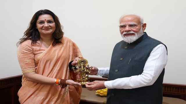 NEET Paper में एयरफोर्स करेगा मदद, Priyanka Chaturvedi ने दिया जवाब