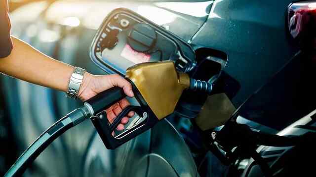 Petrol-Diesel को लेकर इस जिले में नियम लागू, दिन में एक बार ही करा सकेंगे कार-बाइक की टंकी फुल