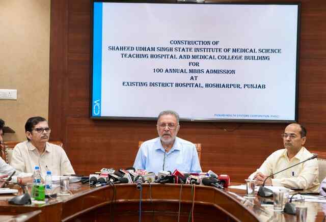 Punjab News: पंजाब में 7 नए मेडिकल कॉलेज खुलेंगे, स्वास्थ्य मंत्री डॉ. बलबीर सिंह ने किया ऐलान