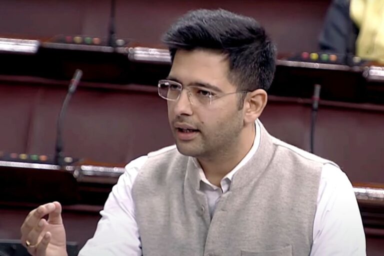 सांसद Raghav Chadha की मुहिम का असर, Airport पर शुरू होगी सस्ती कैंटीन, देखें वीडियो