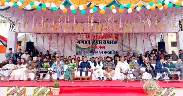 Himachal News: गणतंत्र दिवस पर देश भक्ति गीतों से गूंजी ऊना की धरती