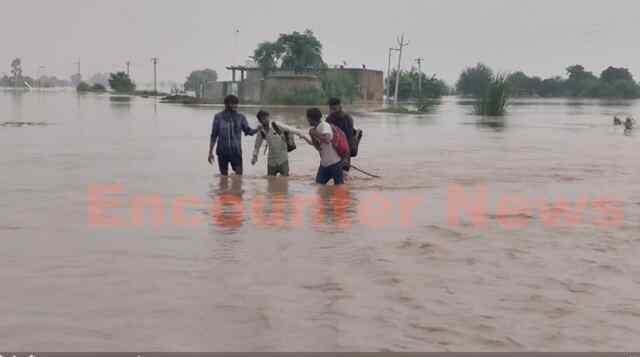 Punjab News: गग्गोमाल तक पहुंचा रावी नदी का पानी, National Highway बंद, देखें वीडियो