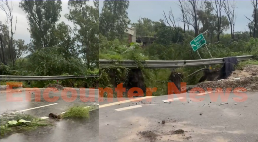 Jalandhar-Amritsar Road पर धंसी सड़क, 2 जगह पर बना गड्ढा, देखें Live