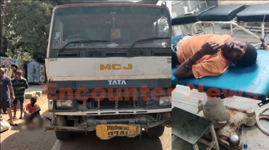 Jalandhar News: नगर निगम की गाड़ी की चपेट में आया सड़क पार कर रहा व्यक्ति, देखें वीडियो