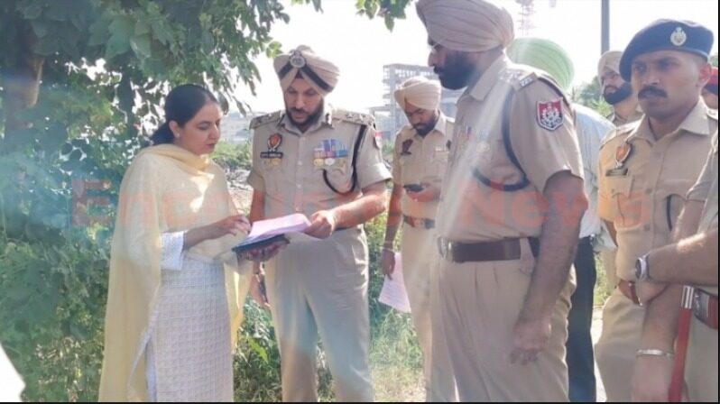 Punjab News: पॉश इलाके में पुलिस और लुटेरे में हुई मुठभेड़, देखें वीडियो