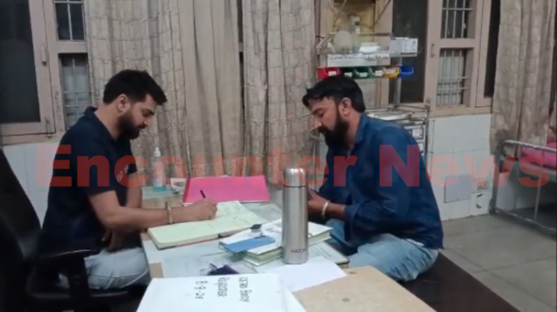Jalandhar के पड़ोसी जिले में शिवसेना वर्कर पर हुआ हमला, बाइक छीनकर लुटेरे फरार, देखें वीडियो