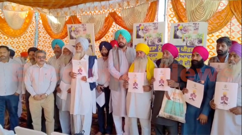 Punjab News: बाढ़ पीड़ितों के मुआवजे को लेकर पूर्व कैबिनेट मंत्री कुलदीप धालीवाल का आया बयान, देखें वीडियो