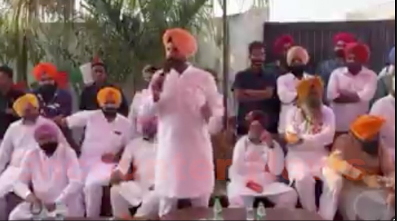 Punjab News: एक और मामले में विवादों में घिरे कांग्रेस प्रधान राजा वडिंग, देखें वीडियो