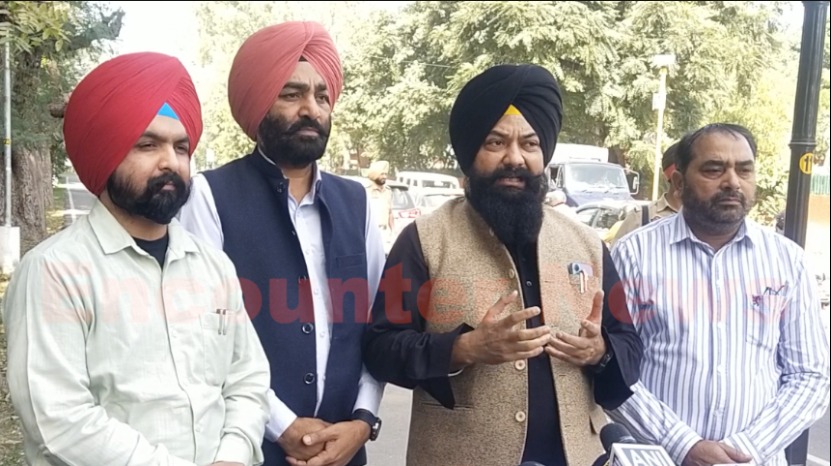 Punjab News: राज्यपाल से मुलाकात के बाद SC कमिशन के चेयरमैन गढ़ी का आया बयान, देखें वीडियो