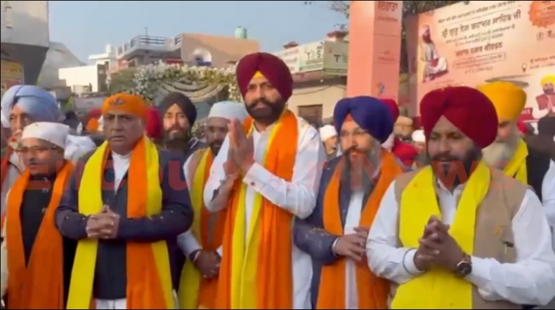 Punjab News: शहीदी दिवस को लेकर इस इलाके से सजाया नगर कीर्तन, देखें वीडियो