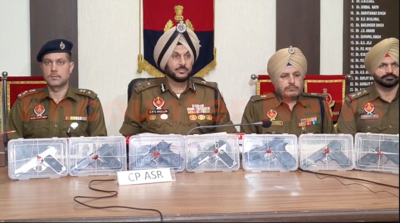 Punjab News: सोशल मीडिया के जरिए सीमा पार से हो रही थी हथियारों की तस्करी, 2 आरोपी गिरफ्तार, देखें वीडियो