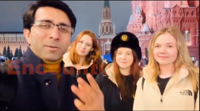 Russian Girls की पहली पसंद है इस देश के लड़के, जवाब सुनकर Vlogger हुआ हैरान, देखें Video