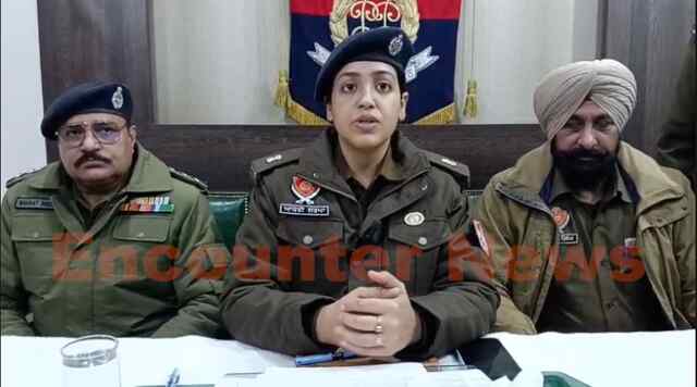 Jalandhar के पड़ोसी जिले में नौजवान के मर्डर मामले में हथियारों सहित 3 गिरफ्तार, देखें वीडियो