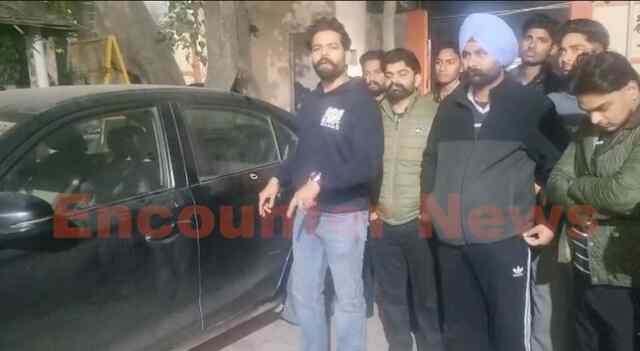 Punjab News: कार सवार एडवोकेट पर हमलावरों ने चलाई गोलियां, 2 काबू, देखें वीडियो