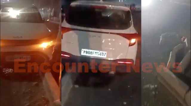 Jalandhar News: भीषण सड़क हादसे में चालक घायल, Kia Car के खुले एयरबैग, देखें वीडियो