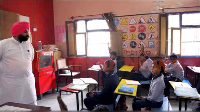 Punjab News: स्कूल में बच्चों से शिक्षा मंत्री हरजोत बैंस ने मांगी माफी, दिया आश्वासन, देखें वीडियो