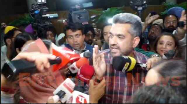 Punjab News: Sukhpal Khaira मामले में Bawa Henry को AAP MLA ने भेजा वापिस, देखें वीडियो