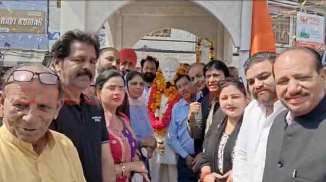 Jalandhar News: कांग्रेस ने मनाया शहीदी दिवस, आज के दिन हंसते-हंसते फांसी पर चढ़े थे शहीद भगत सिंह, देखें वीडियो