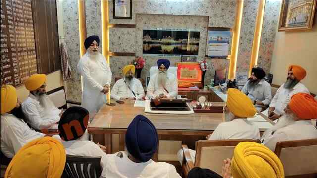 Punjab News: सचखंड श्री दरबार साहिब में अब ये होंगे नए Manager, संभाला चार्ज, देखें वीडियो