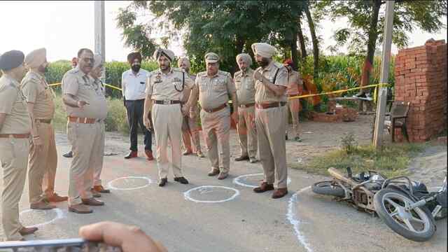 Punjab News: पुलिस-शूटरों के बीच मुठभेड़; दो गिरफ्तार, एक के पैर में लगी गोली, देखें वीडियो