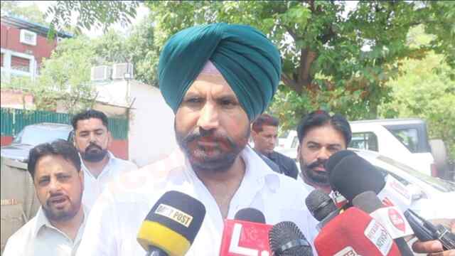 Punjab News: कैप्टन सहित Sunil Jakhar और Bittu की कांग्रेस में वापसी को लेकर Raja Warring का आया बयान, देखें वीडियो