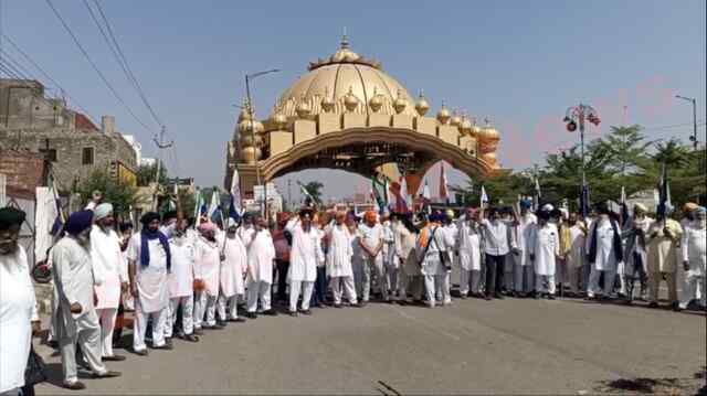 Punjab News: बढ़ती मंहगाई को लेकर किसान नेता पंधेर ने BJP पर साधें निशाने, किया प्रदर्शन, देखें वीडियो