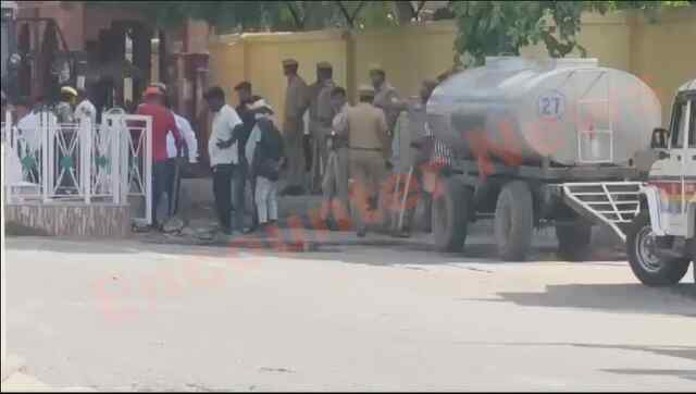 MG Road से मजार हटाने पहुंची पुलिस, भारी फोर्स तैनात, देखें वीडियो