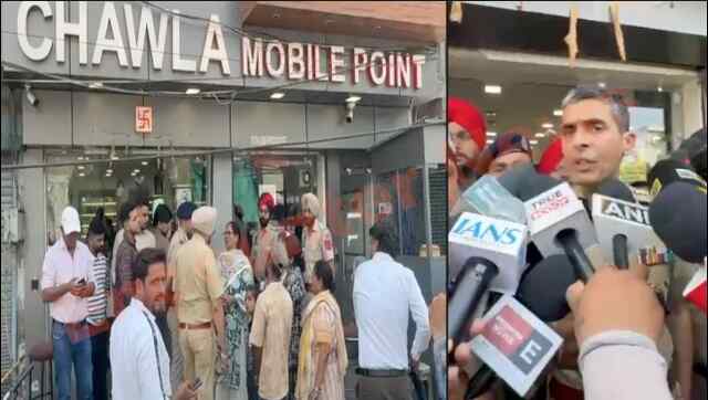Jalandhar News: Chawla Mobile Shop पर पहुंचे CP Satinder Singh, देखें वीडियो