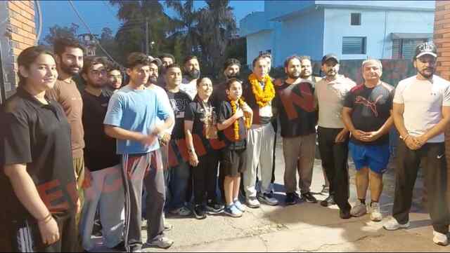 Punjab News: विदेशी धरती पर बजुर्ग दंपति ने बढ़ाया मान, वेट फाइटिंग में जीता गोल्ड मेडल, देखें वीडियो