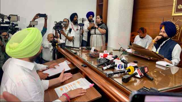 Punjab News: SC कमीशन के सामने पेश हुए केंद्रीय मंत्री बिट्टू, दिया स्पष्टीकरण, देखें वीडियो