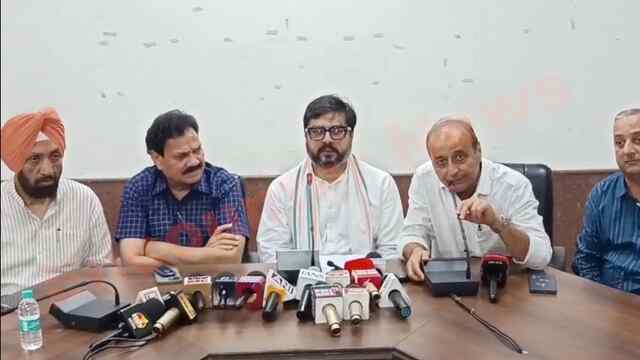 Jalandhar News: श्रीराम मंदिर में चढ़ावा चोरी पर सासंद तनुज पुनिया ने BJP पर साधे निशाने, देखें वीडियो