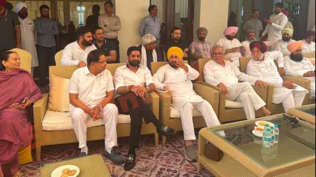 Punjab News: मीटिंग में एक-साथ दिखे भूपेश बघेल और चन्नी, कहा- तेल देखेंगे, तेल की धार देखेंगे, देखें वीडियो