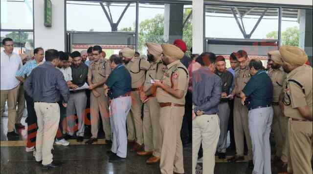 Jalandhar News: PM Modi के दौरे से पहले Railway Station पर सुरक्षा तैनात, जांच में जुटे DC और CP देखें वीडियो