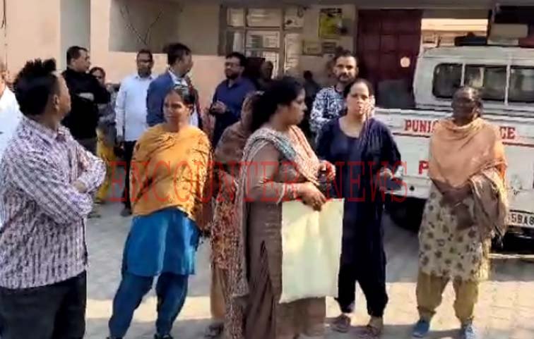 Jalandhar News: विवादों में घिरा Shehnshah Palace का मालिक, शादी में खाने को लेकर जमकर हुई हाथापाई, देखें वीडियो