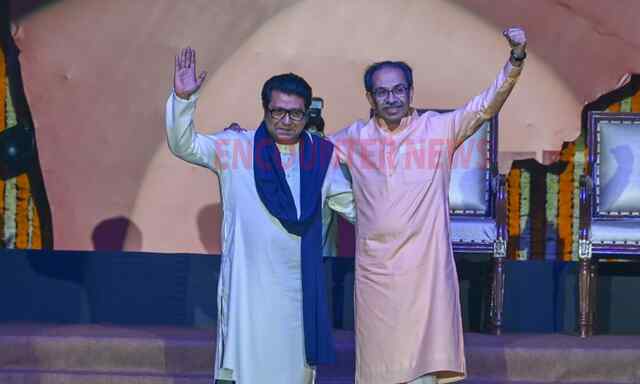 20 साल बाद मंच पर साथ दिखे Raj और Uddhav Thackeray