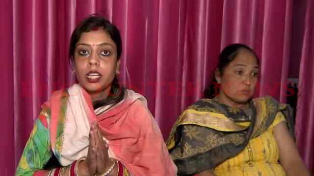 Punjab News: 2 महिलाओं ने पुलिस पर परेशान करने के लगाए आरोप, देखें वीडियो
