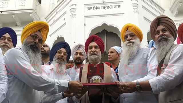 Punjab News: श्री हरमंदिर साहिब नतमस्तक हुए Taranjit Singh Samundri, देखें वीडियो