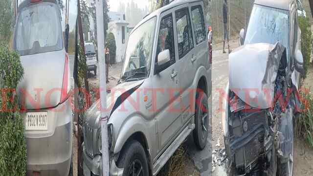 Punjab News: Swift और Scorpio Car में भीषण टक्कर, रिटायर्ड फौजी और पिता घायल, देखें वीडियो