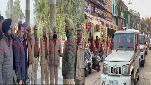 Punjab News: Republic Day पर पुलिस अलर्ट, लोगों की सुरक्षा के लिए निकाला Flag March, देखें वीडियो