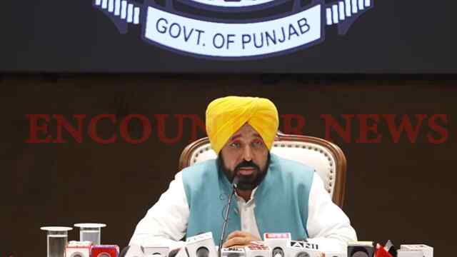 Punjab News: BJP पर CM Mann ने जमकर साधे निशाने, लोकतंत्र का दबा रही गला, देखें Live