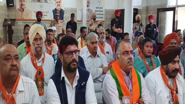 Punjab News: Petrol-Diesel को लेकर PM Modi ने दिया ये संदेश, तरुण चुघ ने सराहा, देखें वीडियो