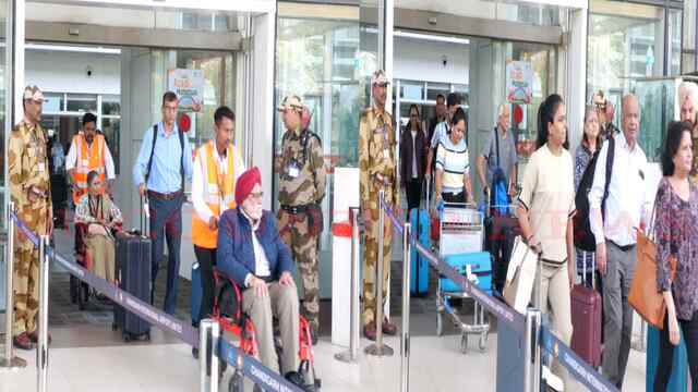 Punjab News: Dubai से लौटे यात्री, प्रिंसीपल नीरू ने किए अहम खुलासे, खाली करवाया Burj Khalifa, देखें वीडियो