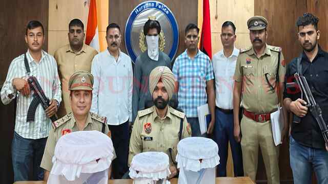 नगर निगम चुनाव के बीच हथियारों सहित नौजवान गिरफ्तार, देखें वीडियो