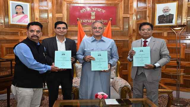 लोकायुक्त ने राज्यपाल को हिमाचल प्रदेश मानवाधिकार आयोग की वार्षिक रिपोर्ट सौंपी
