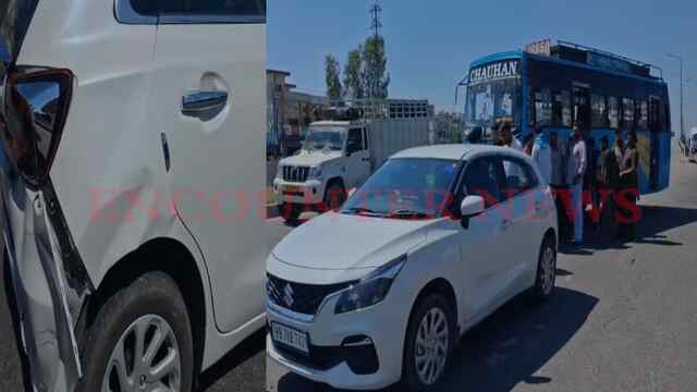 Jalandhar-Phagwara National Highway पर बस और कार में हुई टक्कर, देखें वीडियो