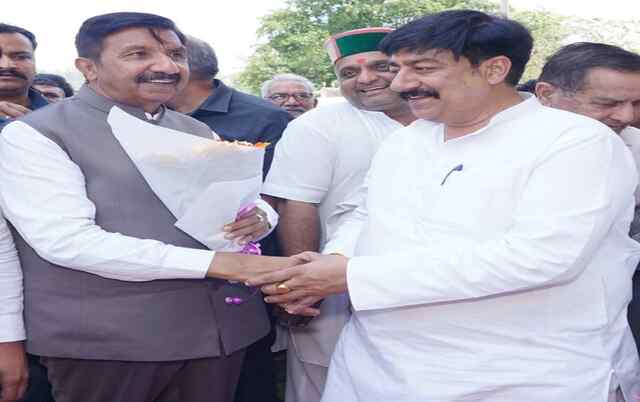 कुटलैहड़ की समस्याओं को लेकर डिप्टी सीएम से मिले विधायक विवेक शर्मा, खाली बस रूटों पर सरकारी बसें चलाने की उठाई मांग