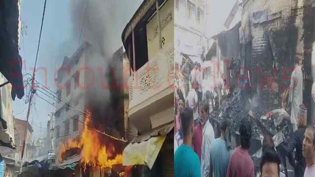बाजार में भीषण आग लगने से 6 दुकानें जलकर राख, देखें वीडियो