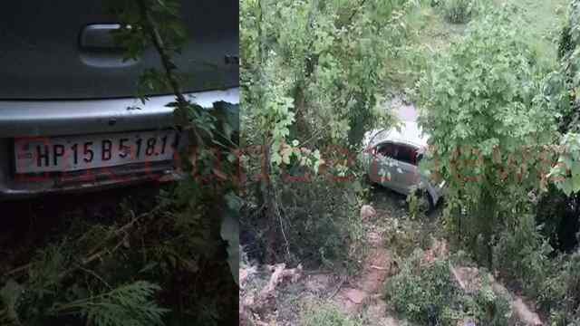 Haryana News: अनियंत्रित होकर खाई में गिरी Car, चालक घायल, देखें वीडियो