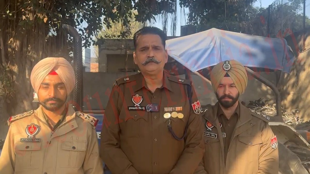 Punjab News: इस इलाके में भारी फोर्स के साथ पहुंची पुलिस, देखें वीडियो