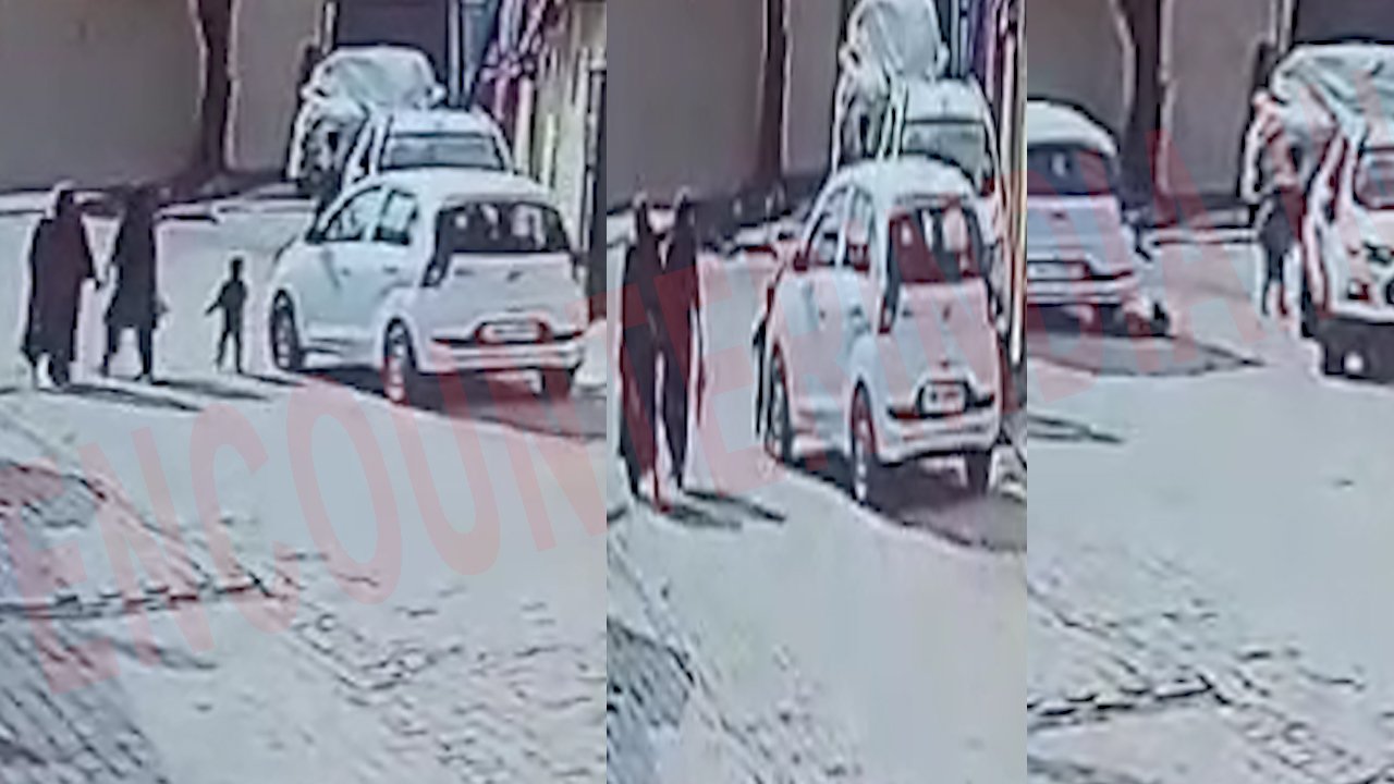 Punjab News: खेलते-खेलते कार के नीचे आया 2 वर्षीय बच्चा, देखें CCTV
